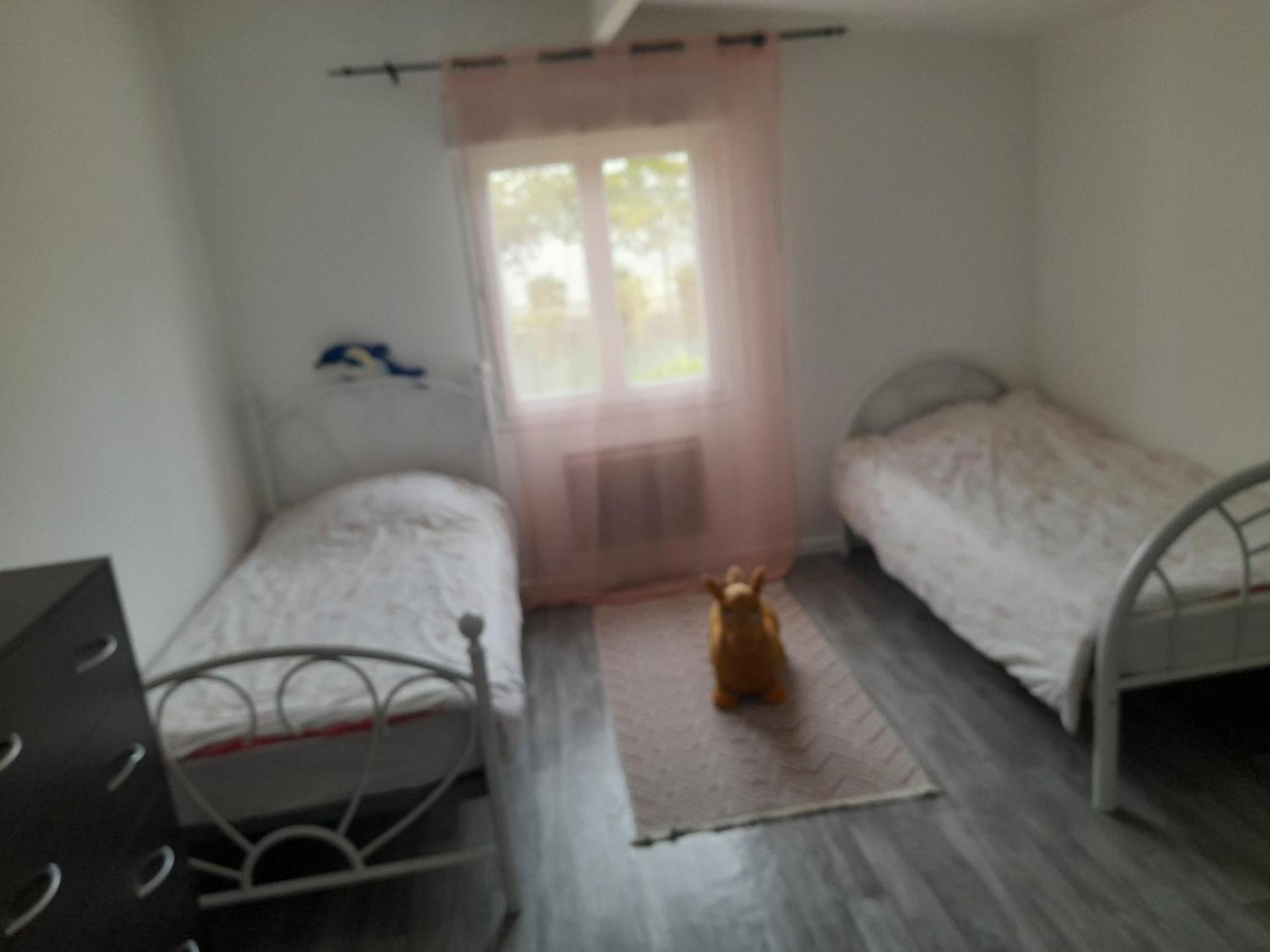 Family House Villa โบเวส์ ภายนอก รูปภาพ