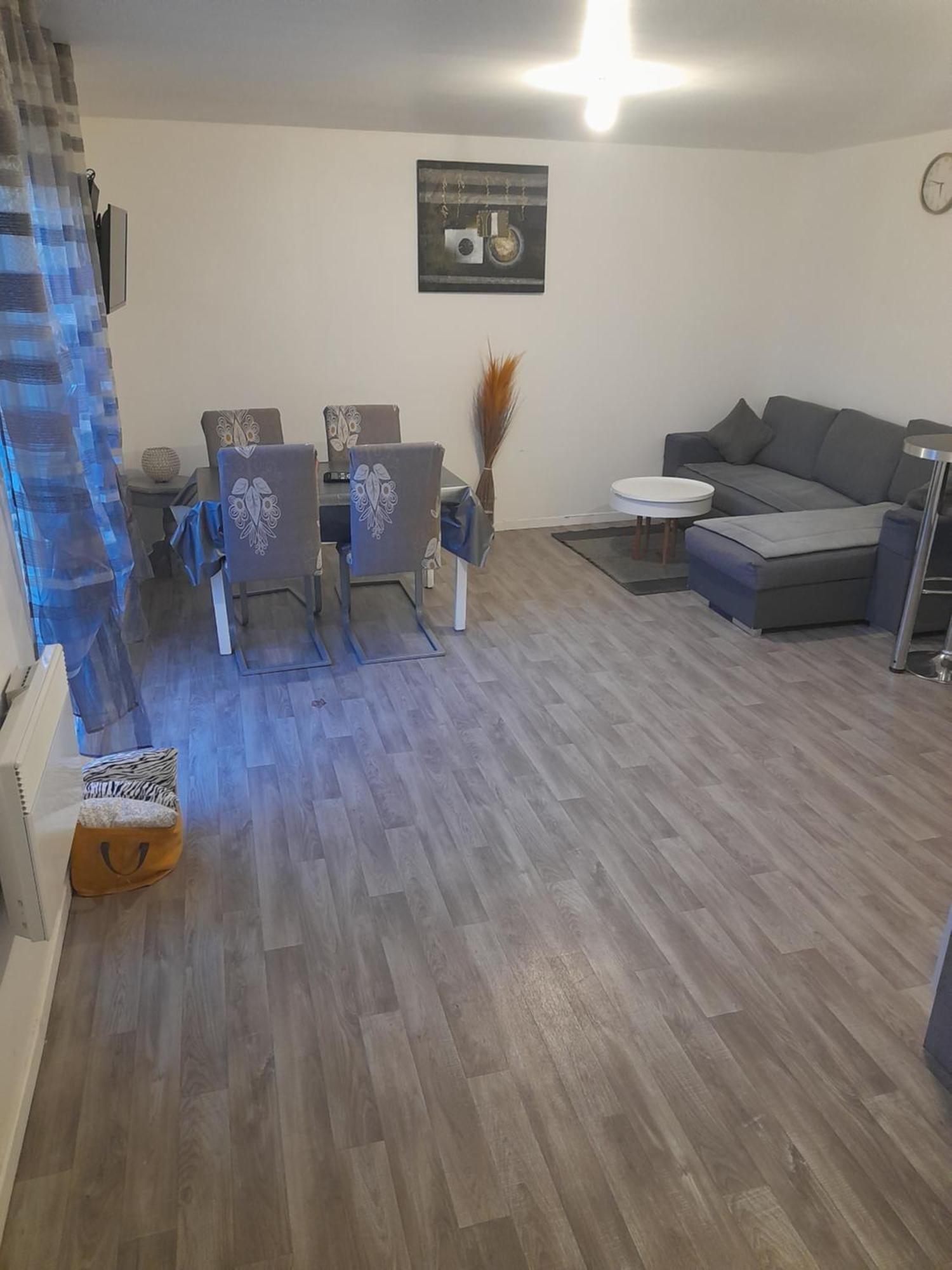 Family House Villa โบเวส์ ภายนอก รูปภาพ