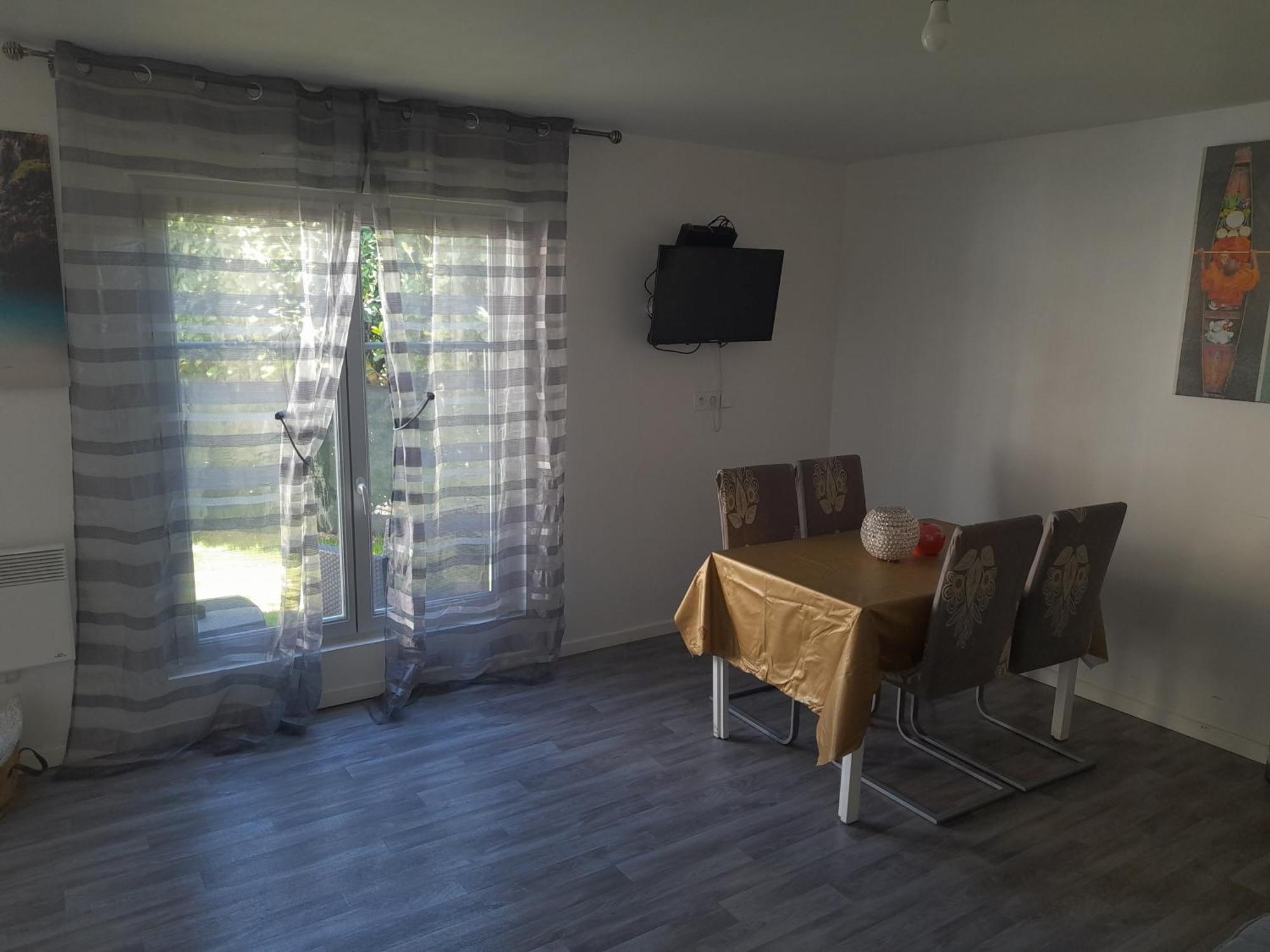 Family House Villa โบเวส์ ภายนอก รูปภาพ